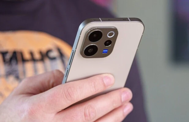 Чим відрізняється Vivo V70 від V70 Elite і яка ціна?