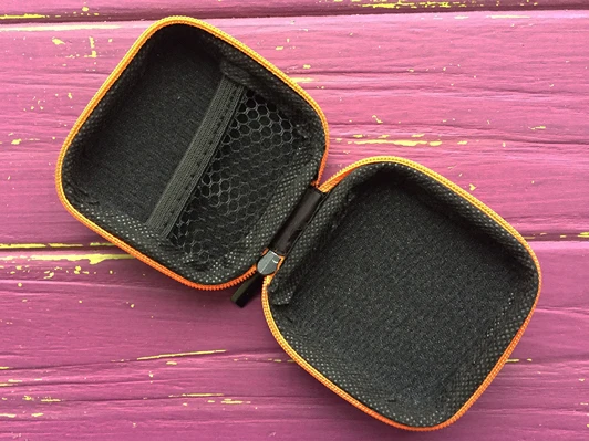 Чехол для наушников квадрат black/orange