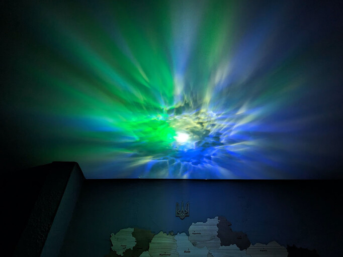 Проектор нічного неба Astronaut + bluetooth speaker white