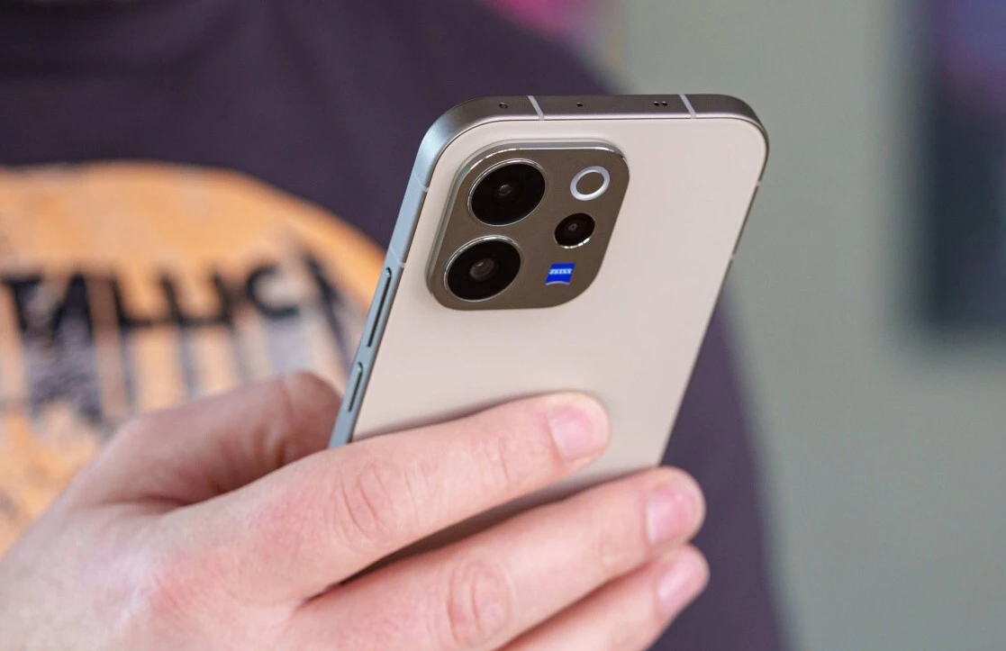 Чем отличается Vivo V70 от V70 Elite и какая цена?