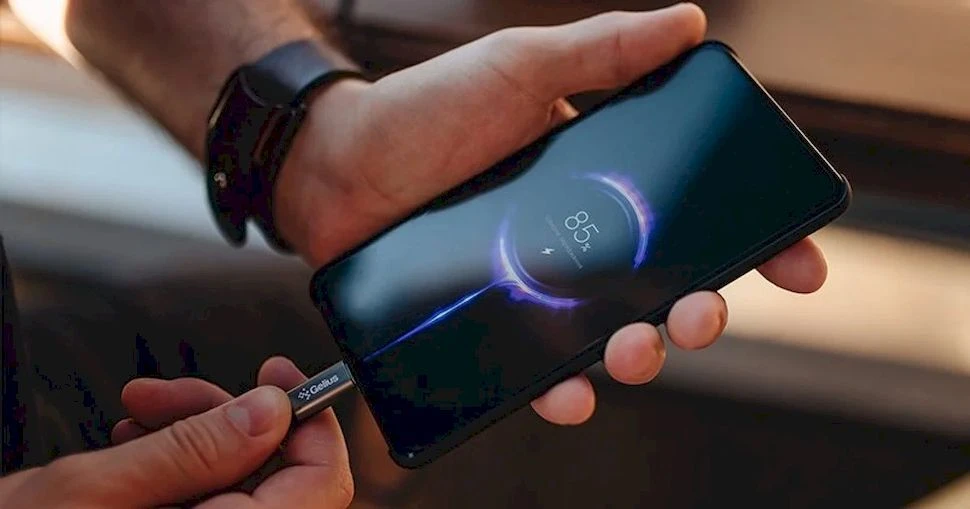 Как правильно заряжать телефон в 2026 году?