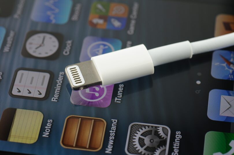 Lightning vs USB-C в Apple: Що обрати у 2026-2026?