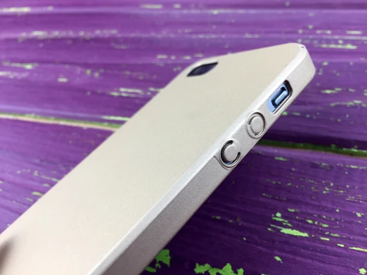 Пластик прорізи iPhone 5 gold