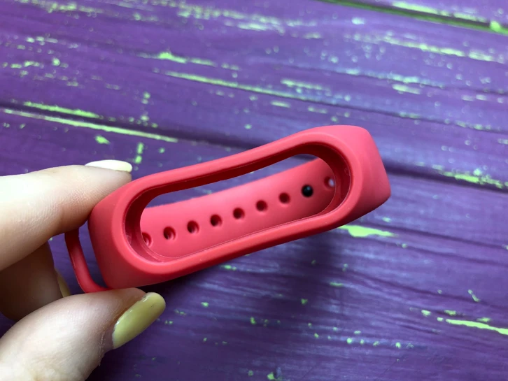 Силиконовый ремешок Mi Band 2 красный